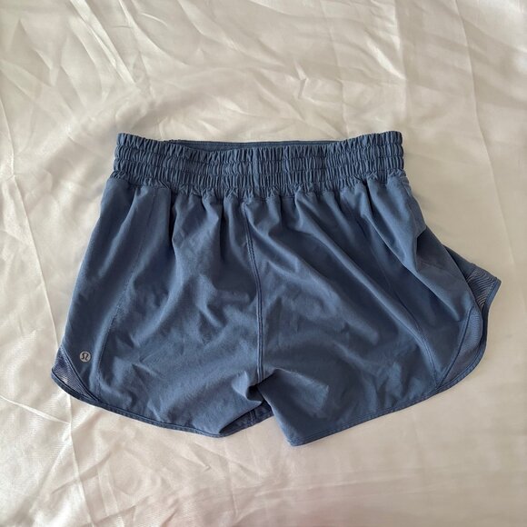 Lululemon Hotty Hot Shorts - Picture 2 of 3